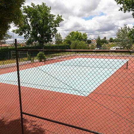 Parque De Campismo Orbitur Evora Ξενοδοχείο Εξωτερικό φωτογραφία