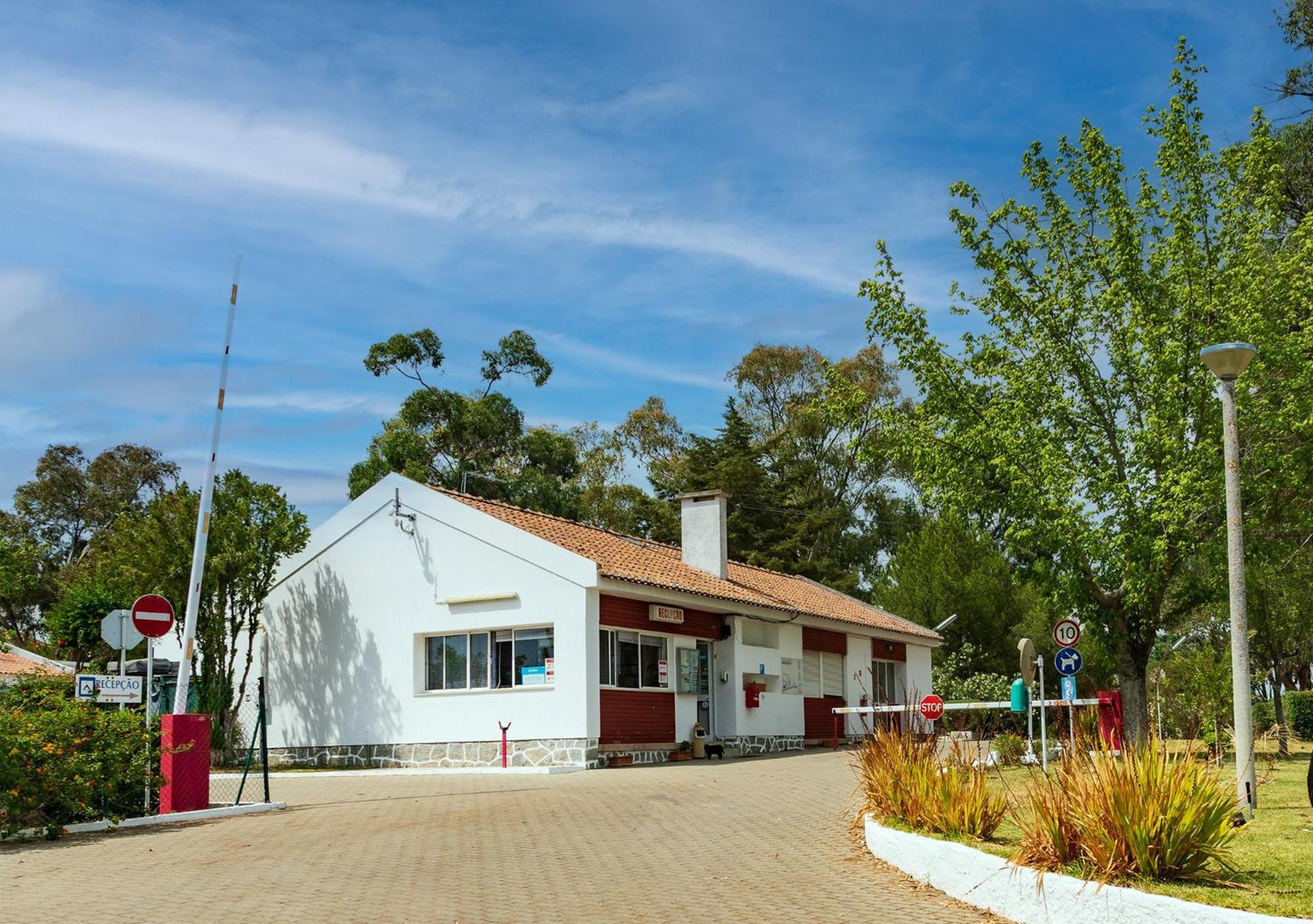 Parque De Campismo Orbitur Evora Ξενοδοχείο Εξωτερικό φωτογραφία